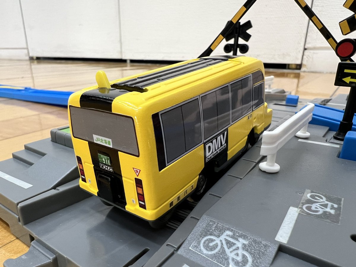 DMV デュアルモードビークル ミニカー（チョロQ　JR北海道限定仕様） Amazon | チョロQ JR北海道DMV 未使用○デュアルモードビークル