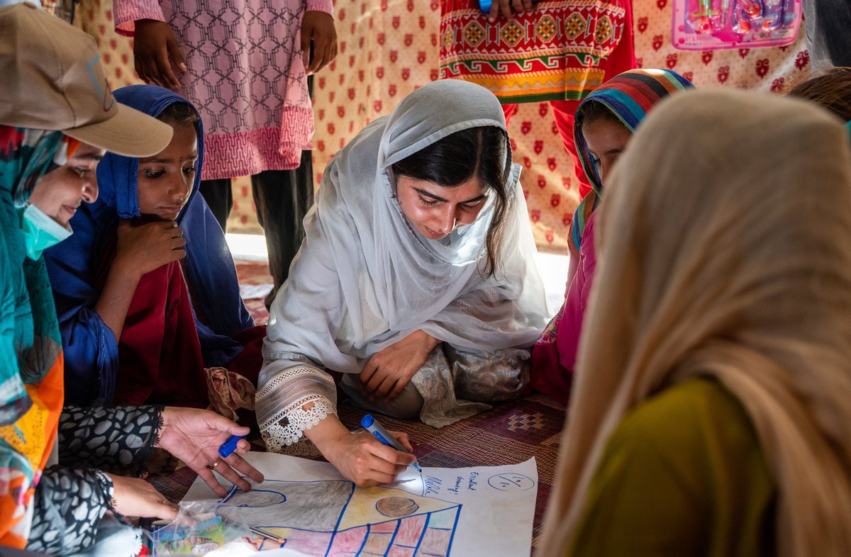 🗞️<a href="/dawn_com/">Dawn.com</a>'s latest on <a href="/Malala/">Malala Yousafzai</a>'s visit to Pakistan to ask the international community to contribute to flood relief efforts so girls can go to school.

➡️mala.la/3fXaf8U