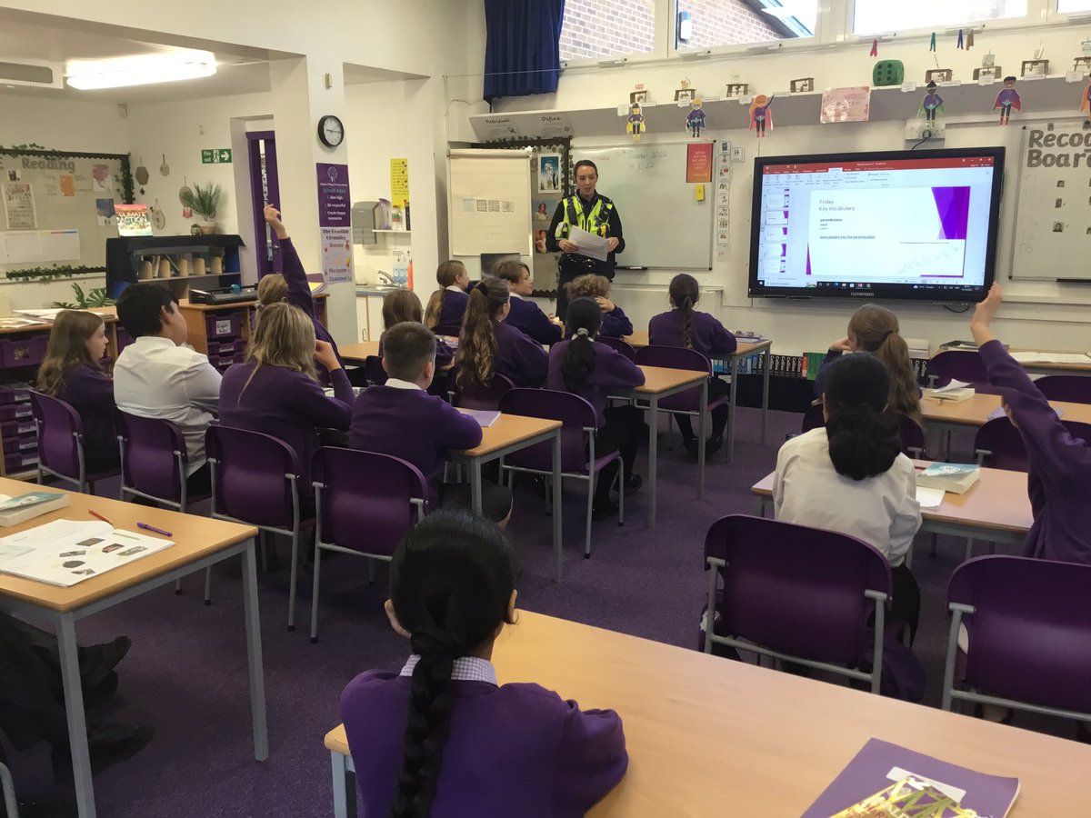 Y6CVPS's tweet photo. Year 6 enjoyed learning about online safety today. Thank you to our local PCSO! @claytonprimPAY https://t.co/8eRfIr8P4F