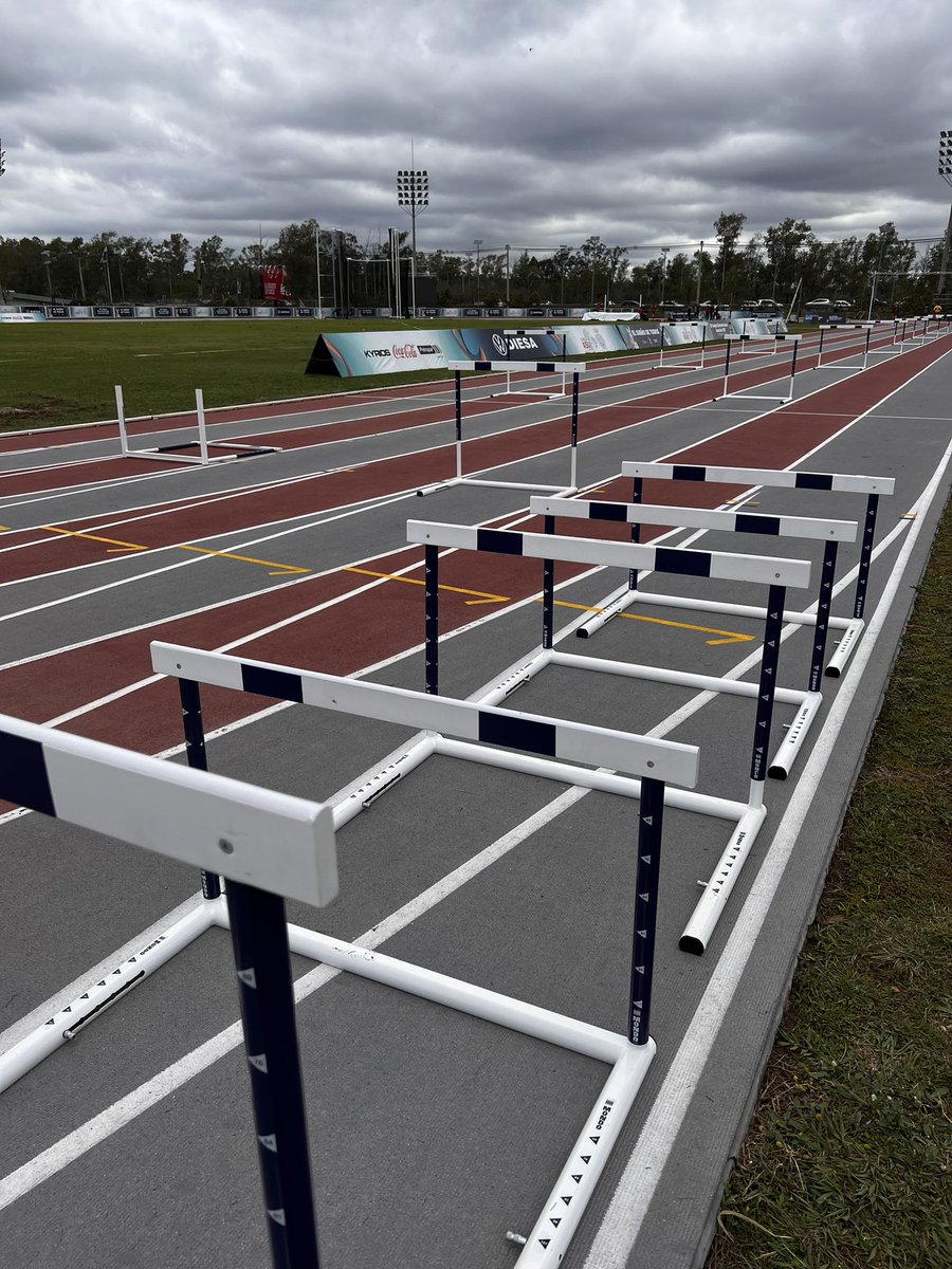 jjsayago's tweet photo. Asunción tiene unos 600mil habitantes y dos pistas de atletismo en condiciones de hacer pruebas internacionales hoy mismo. La distancia entre una y otra es de 20 minutos en carro. La población de 30 millones en Venezuela 🇻🇪 no tiene UNA disponible. Ven que es voluntad? https://t.co/h1lId5zXEV