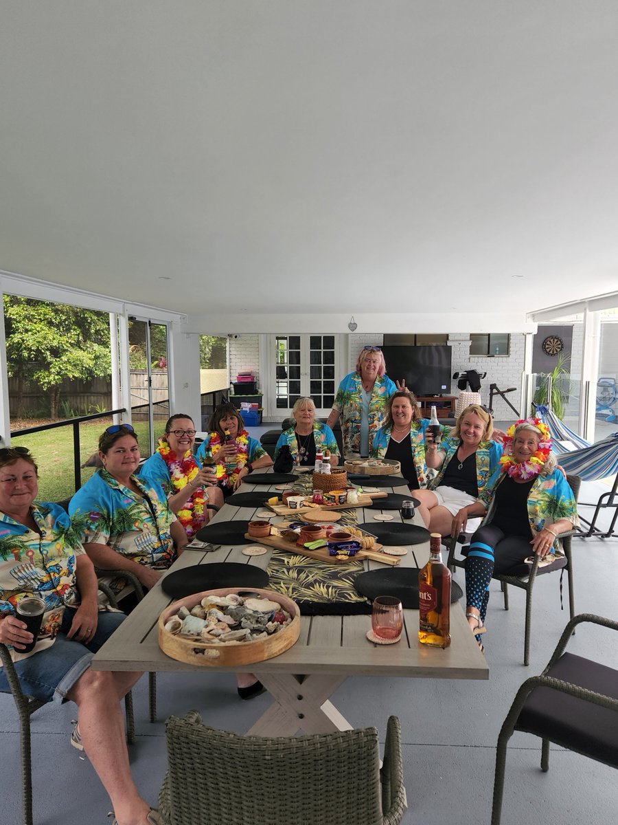 jules_morgs's tweet photo. This is how the Morgans from sunny Queensland will be watching LIV Eating Steak, Mushroom sauce and a Idaho Potato..Go team Jed
@LIVGolfInv
 
@LIVGolfComms
 
@bubbawatson
 #livgolfbroadcast #LIVGolf #livgolfjeddah https://t.co/Zpa76Pi3At