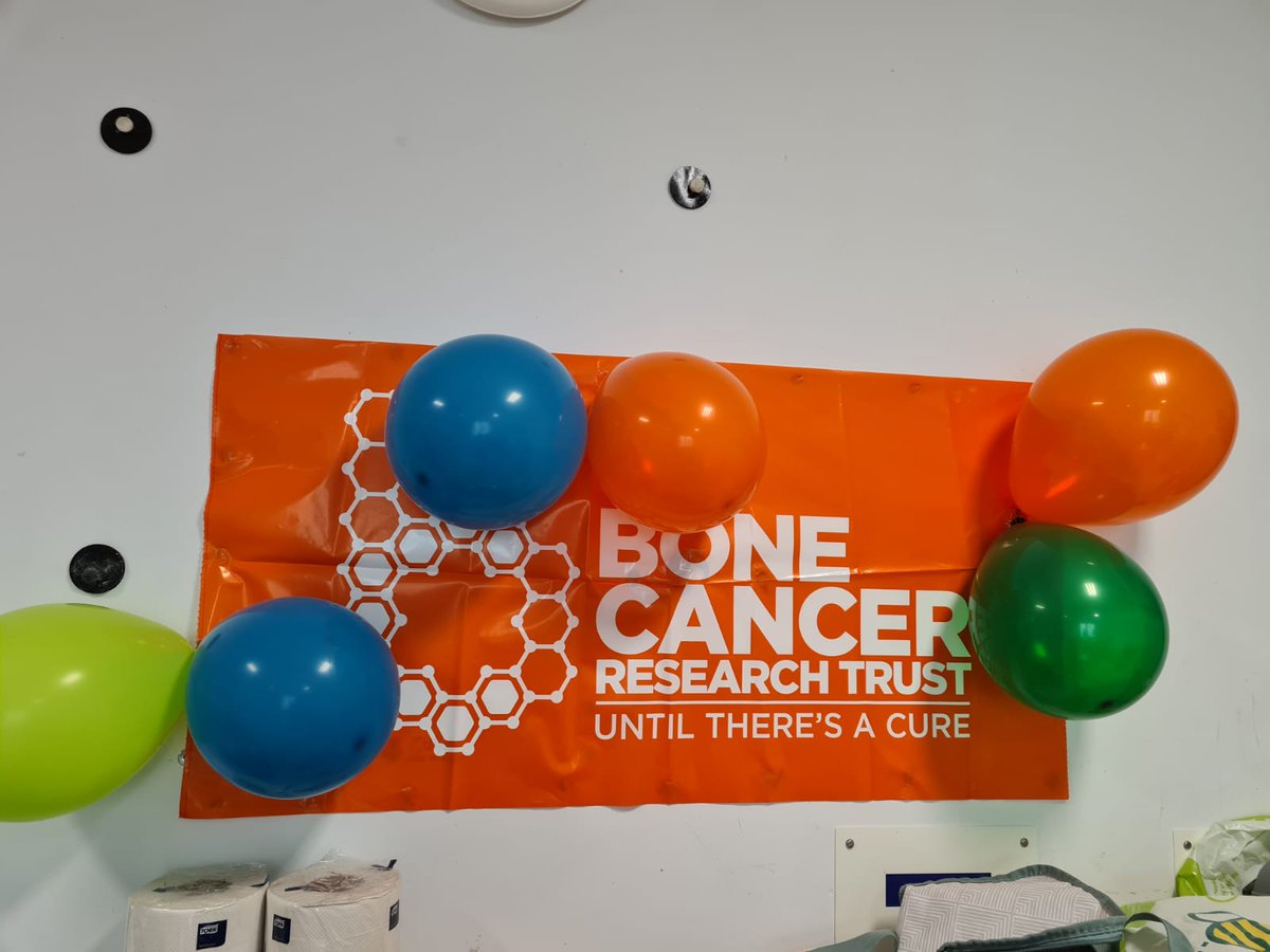 myttcritcare's tweet photo. #teamicu &amp; @myhtccot @MidYorkshireNHS doing their bit to raise money @BCRT Do you think we have enough cake? @BuglassHelen @RebeccaSaville4 @Miss_KeelyR @DosMyht @JenRothwell3 #bakeit #bonecancerawarenessweek https://t.co/eFbJHLcozi
