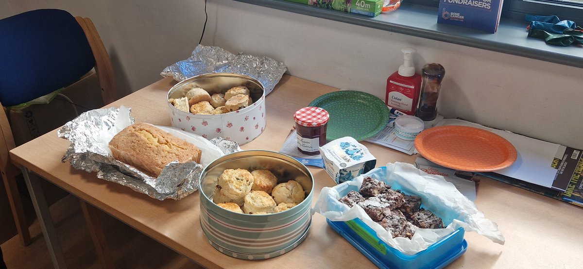 myttcritcare's tweet photo. #teamicu &amp; @myhtccot @MidYorkshireNHS doing their bit to raise money @BCRT Do you think we have enough cake? @BuglassHelen @RebeccaSaville4 @Miss_KeelyR @DosMyht @JenRothwell3 #bakeit #bonecancerawarenessweek https://t.co/eFbJHLcozi
