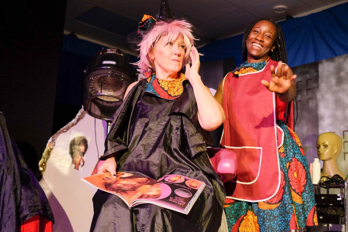 Just FOUR more chances to catch our spectacular #familytheatreshow #RAPUNZEL this weekend! Shows at 3pm & 4.30pm on Sat & Sun are filling up fast so book now to see the show described as 'Excellent, brilliant fun for everyone', 'very clever' & 'amazing' spontaneousproductions.co.uk/events/rapunze…