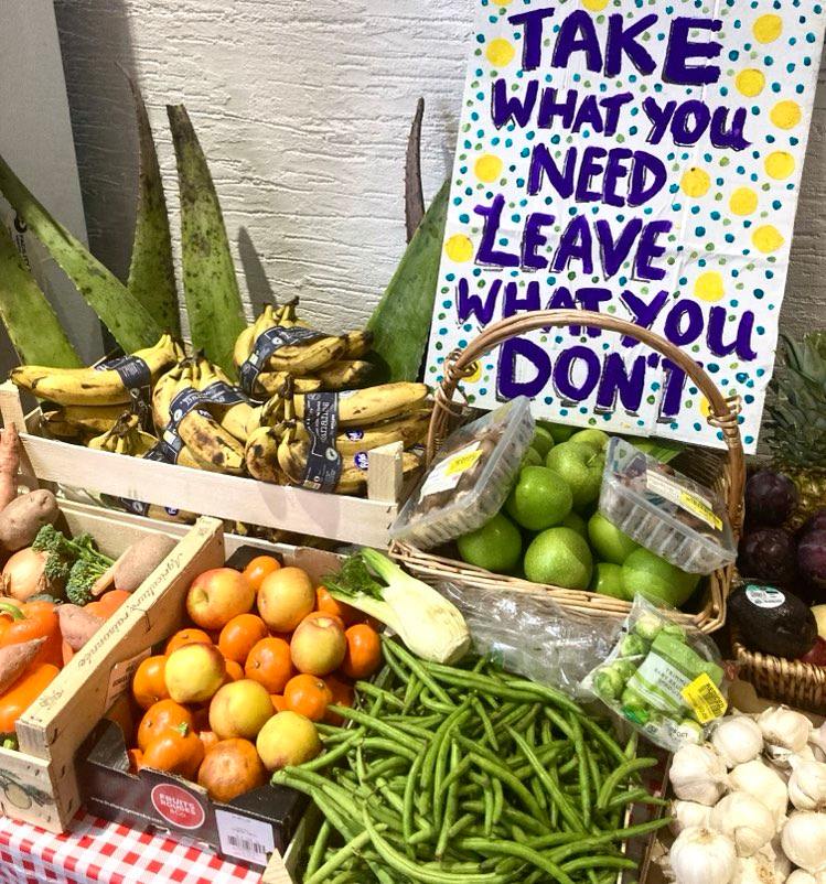 CMCdropin's tweet photo. FREE GROCERIES TODAY FOR FAMILIES &amp; ANYONE IN NEED.
This is some of what's we've got today at Chelsea #CommunityFridge! Open 1.30-3.30pm, entrance by 33 Chelsea Manor Street.Turn up &amp; take home a bag. #Chelsea Methodist Church SW3 5TX
Tel 020 7352 9305

#freefood #endfoodpoverty https://t.co/0uUf6bF1Ri