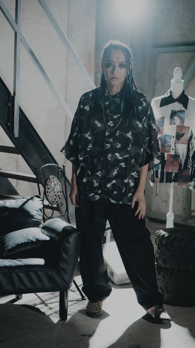 DRAMAticEND__'s tweet photo. 🔲 新アーテイスト写真＋MVティザー公開！

前回リツイート企画達成ご協力誠にありがとうございました✨

続いてリツイート企画第二弾発動‼

この投稿の”RT＋いいね”合計が151以上達成で「Karma」MV FULL 公開‼️

2022.10.19「Karma」
各音楽配信サイトよりrelease‼️
https://t.co/1mxKnY4U7b https://t.co/RBQSgsc2GA
