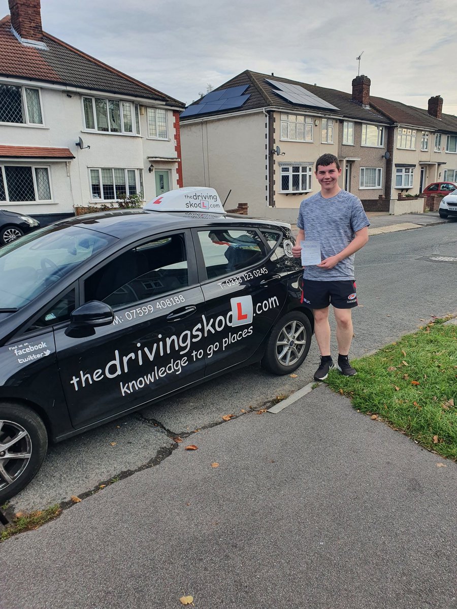 DrivingHavering's tweet photo. Matt Tranter passed on his first attempt at Hornchurch today with only 3 minors..Brilliant effort and well deserved. https://t.co/7ALZ6W7WQ7