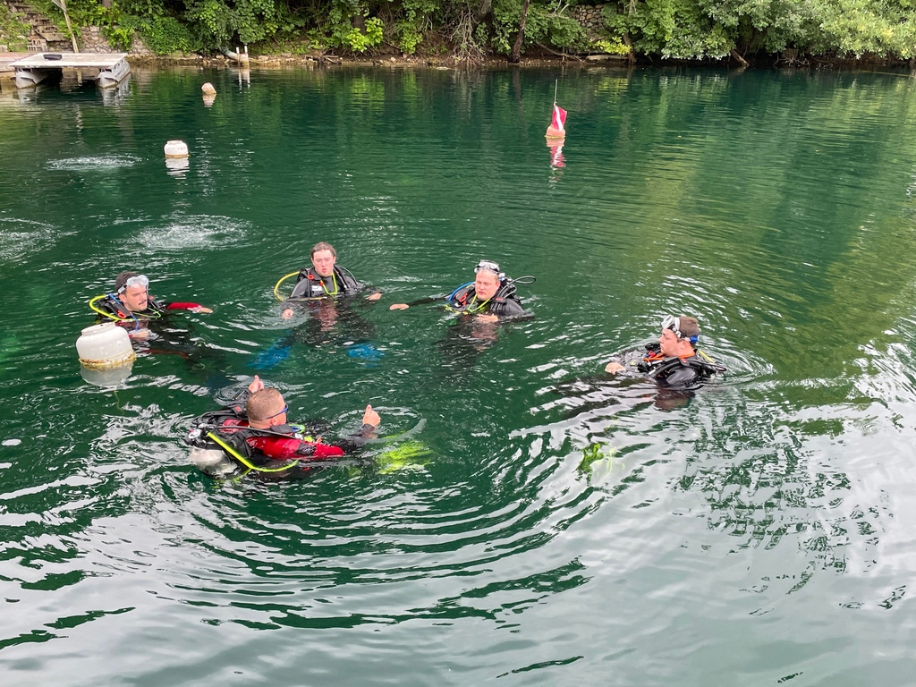 SDIdivers's tweet photo. Must be Flag Friday again! 👌⁠
⁠
This weeks images are from @doitrightdiving 🤿⁠
⁠
"Another long weekend of training is complete.  Please join us in wishing Congratulations to our newest group of SDI Open Water Divers."⁠
⁠
#sdidivers #diveflagfriday https://t.co/Pf2RD7niFL