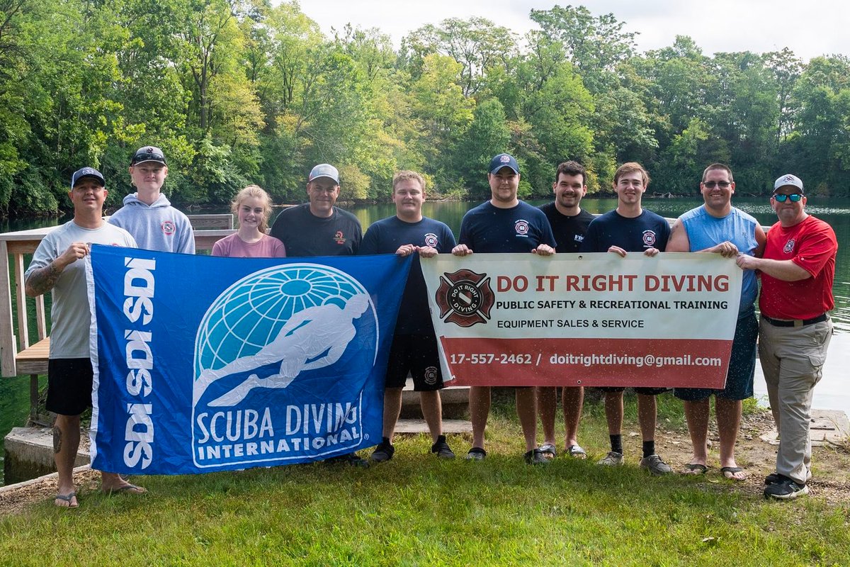 SDIdivers's tweet photo. Must be Flag Friday again! 👌⁠
⁠
This weeks images are from @doitrightdiving 🤿⁠
⁠
"Another long weekend of training is complete.  Please join us in wishing Congratulations to our newest group of SDI Open Water Divers."⁠
⁠
#sdidivers #diveflagfriday https://t.co/Pf2RD7niFL