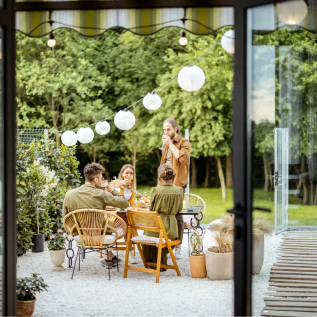 kommerling_uk's tweet photo. Folding and sliding doors have become a must-have for modern kitchens and dining spaces.
The WarmCore range offers stylish aluminium doors with excellent energy performance - perfect for the modern home.
#KÖMMERLING #PatioDoors #BringOutsideInside #OpenPlanLivingRoom https://t.co/WHGd5sMn0M