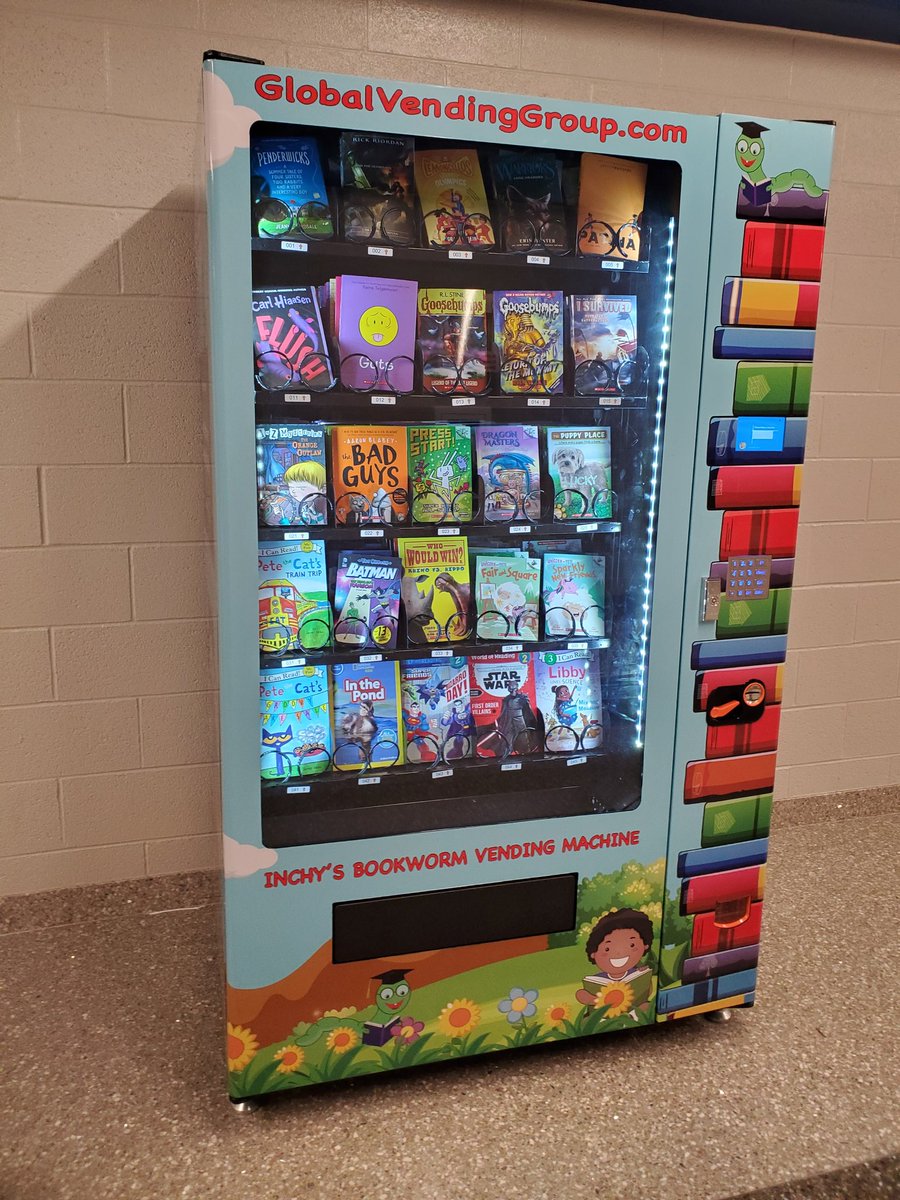 tammycat23139's tweet photo. I love seeing students pick a book from the book vending machine! @ReamsRams #ramsstrong https://t.co/ld3dDPJ5fq
