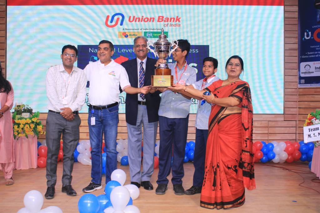 UnionBankTweets's tweet photo. #UGenius Quiz competition 2022 held in Indore today, The event was graced by Chief Guest Lt Gen (Retd) B.S.Sisodia and  FGM Shri. R. L Meena, where 450+ students/parents participate in the interactive Quiz.

#UnionBankOfIndia #GoodPeopleToBankWith
#AmritMahotsav https://t.co/BotbxTuNhB