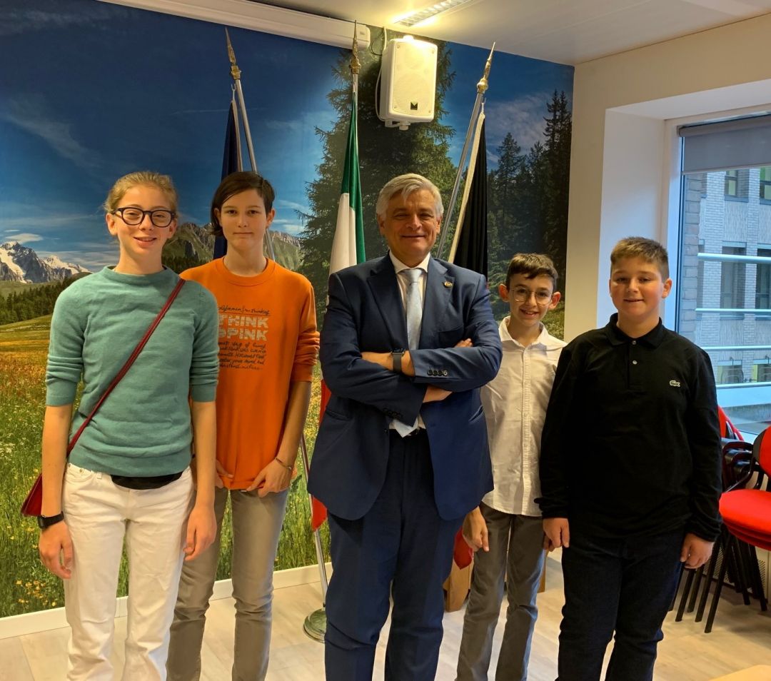 vdaufficiale's tweet photo. Settimana europea delle Regioni e delle Città 2022 (EWRC), l'Assessore @LucianoCaveri interviene al seminario 'I Giovani oltre i confini: come superare gli ostacoli'  https://t.co/Q2a31prjE1 https://t.co/bI7g110MuQ