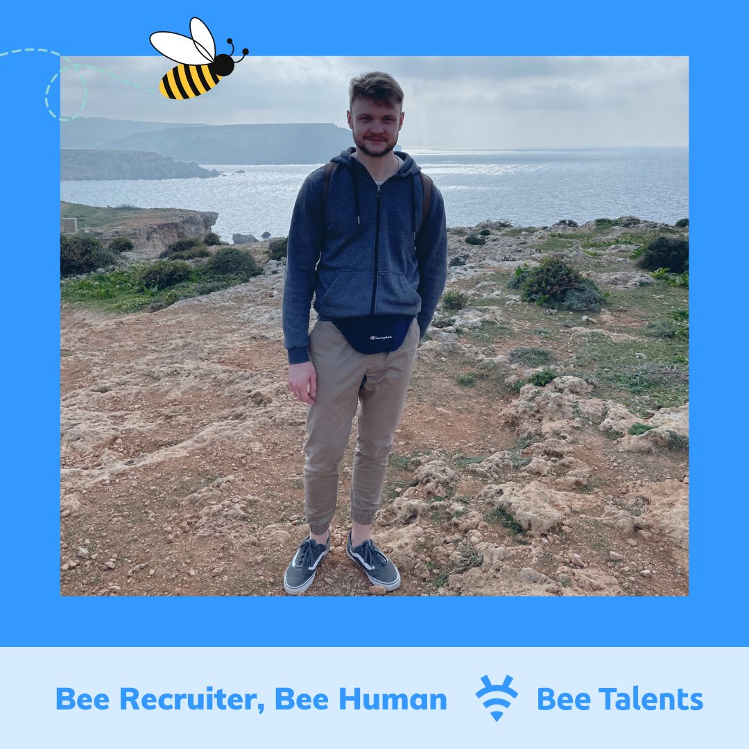BeeTalents's tweet photo. Piątek, piątunio, piąteczek...💃🕺
Jak co piątek mamy dla was wywiad z cyklu Bee Recruiter, Bee Human. Dziś pod gradobiciem pytań nasz Team Leader - Filip Kaczmarek. 

#BeeTalents #BeeRecruiter #BeeHuman #BeeRecruiterBeeHuman #recruitment #hobby https://t.co/4w4zuYWvoT