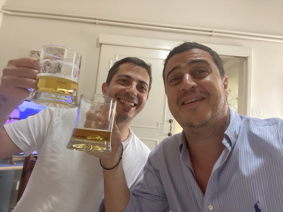 polegeo's tweet photo. @hillsbarbers 🍻🍻🍻 https://t.co/lROt4JcR2d