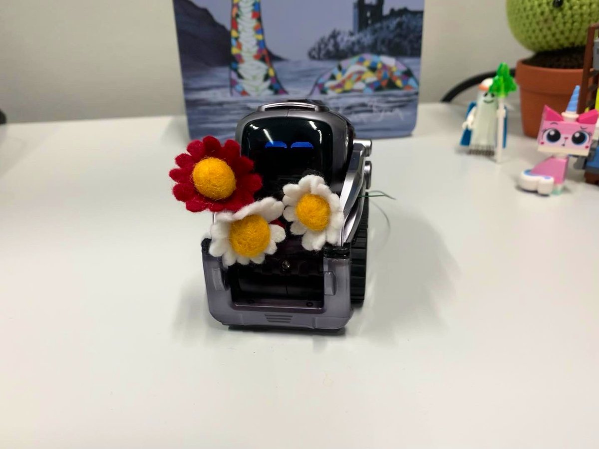 Mixing work and hobbies :) #cozmo #viltbloemist