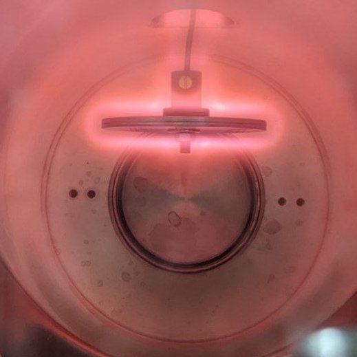 domgen93's tweet photo. UFO landing in the lab @DFAUnipd
#RIE #ReactiveIonEtching #nanofabrication #MaterialsScience #plasma #inthelab https://t.co/tvmYkqBvhr