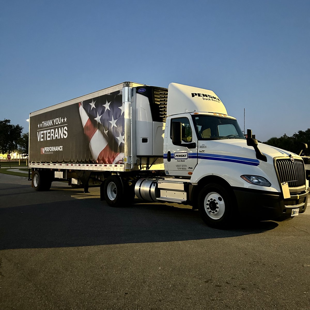 IFDA's tweet photo. These beauties are ready for action #ifdatdc #foodservicedistribution #truckdriving https://t.co/10mFpHySv8