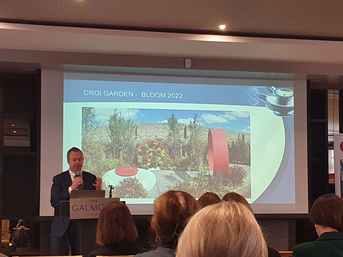 @Physicianeer highlighting novel and engaging ways of communicating key health messages @CroiHeartStroke garden at #SDHIConf22 @mHealthResGroup