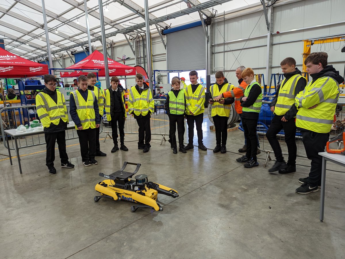 CHSScience_1's tweet photo. A big thank you to @balfourbeatty for recently hosting us at their Shotts depot. We had a thoroughly informative and enjoyable morning. https://t.co/nuShbswGWu