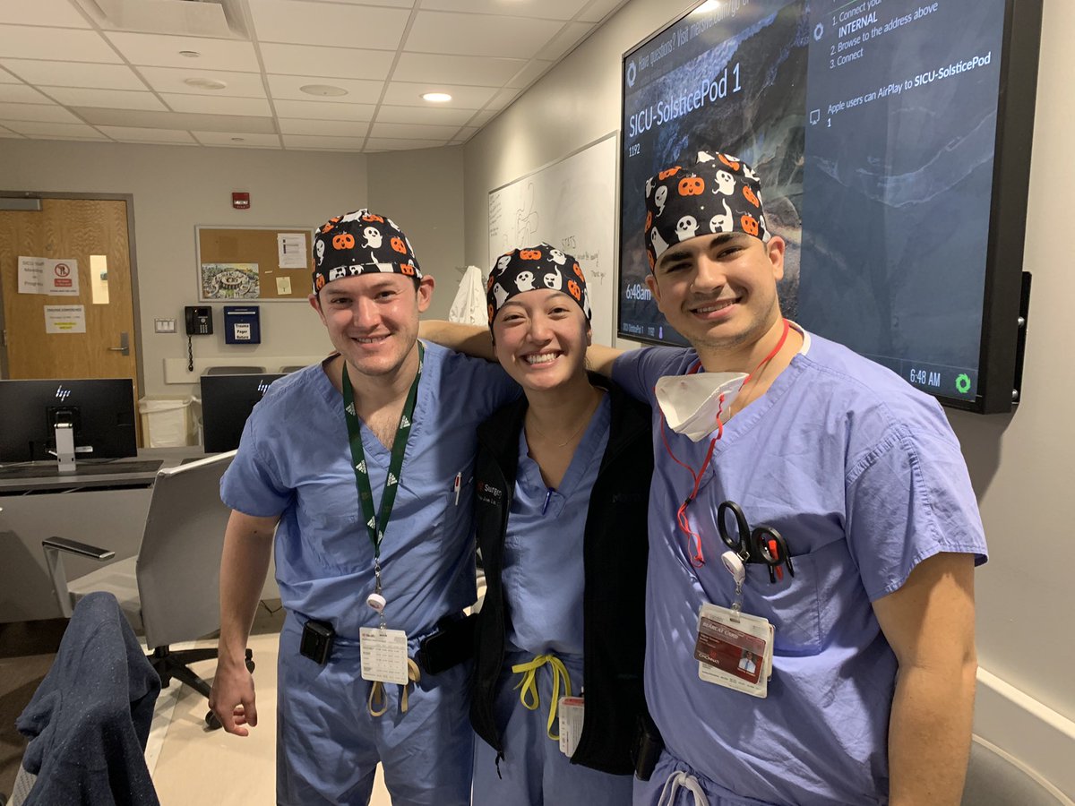 Spooky szn scrub caps for #TeamJoel’s last trauma call 🎃👻 <a href="/j_hlavaty/">Joel Hlavaty</a> <a href="/GabeCGonz/">Gabriel Gonzalez</a>