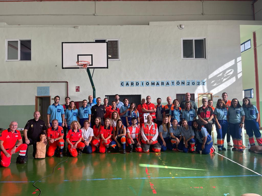 asoprotecor's tweet photo. Hoy nuestra asociación está en una formación masiva de rcp, PLS en el instituto de IES Fuentezuelas en Jaén capital. Como otros años seguimos la estrecha colaboración con el 061 de Jaén. #asoprotecor #rcp #pls #061 #policianacional #dccu #suap #cruzroja #voluntariado https://t.co/gm2MDQjdiU