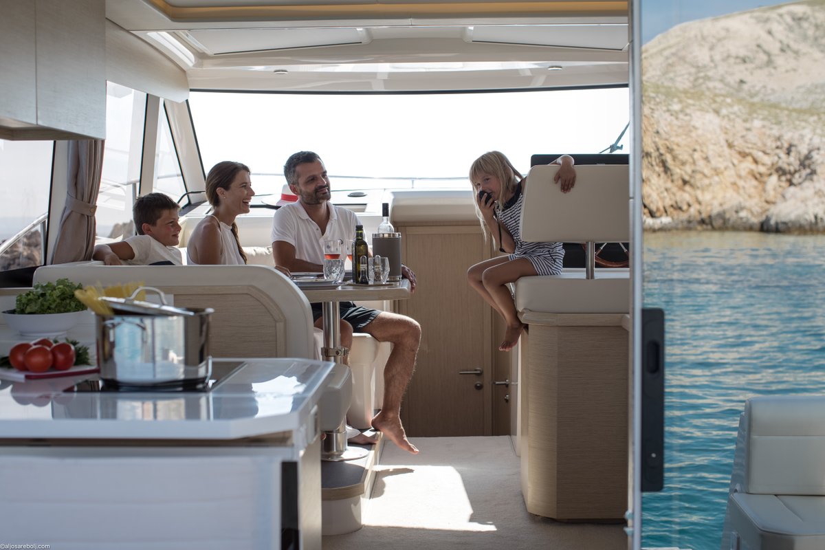 greenlineyachts's tweet photo. ☀️☀️🛥 Sunny days on board #GreenlineYachts. Make every moment count. ☀️✨
#GL39 #Greenline39 #ResponsibleBoating #SustainableYachting #MindfulCruising #solar #yachtdesign #hybrid #SilentYachting #electric #ev #electricboating #GLlyfestyle #yachtinglifestyle #familyyachting https://t.co/X4BqnF2FWg
