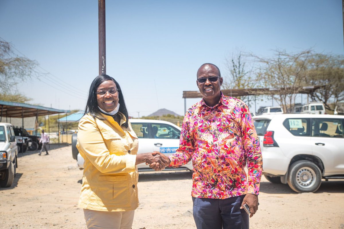 BurenCaroline's tweet photo. Today, I had the honour to meet with the Governor of Turkana County, H.E. Jeremiah Lomorukai, in Lodwar. 

UNHCR Kenya appreciates @TurkanaCountyKE for hosting more than 240,000 refugees and asylum-seekers.  We look forward to continuing our collaboration to protect refugees. https://t.co/gfAY6iIweR