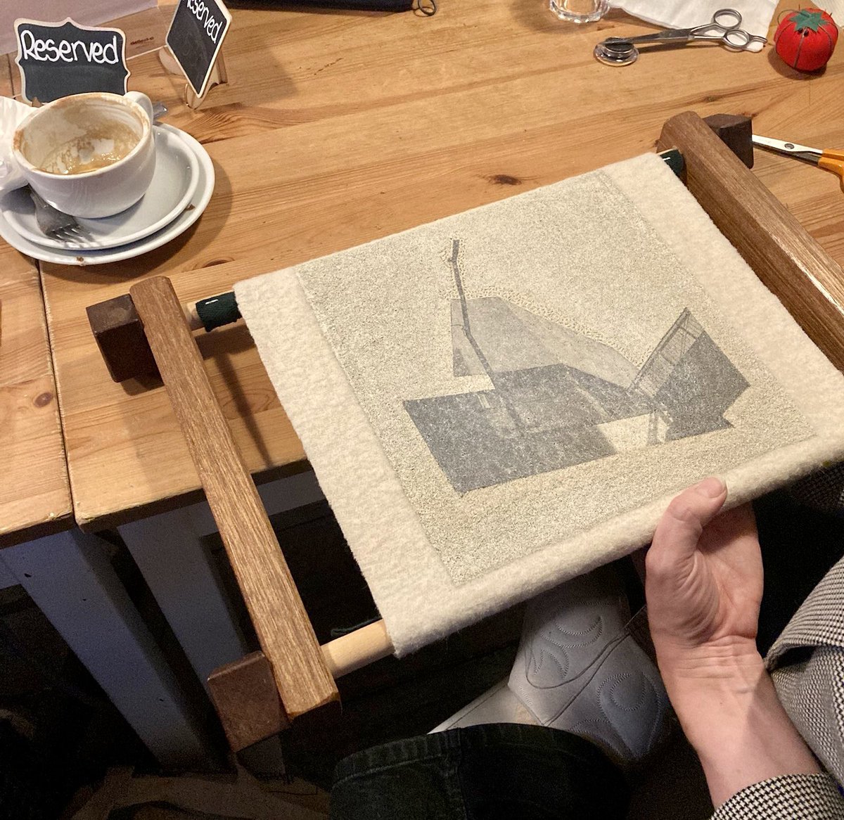 mcr_sewsocial's tweet photo. I love seeing the different mediums people work with at our socials. Last time Wendy Roby was embellishing this beautiful screen printed textile with delicate hand stitching. I’m so looking forward to seeing it finished!
Rowan
.
#madeinmanchester
#modernmakers
#manchestersocial https://t.co/0BcoPHaEYr