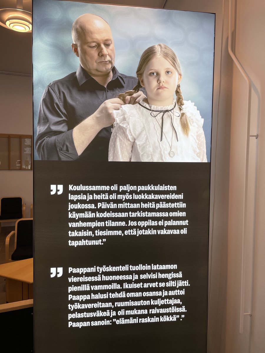 Muistojen paluu yo-kevääseeni Lapualla. 13.4.1976 klo 7.42 Paukun lataamo räjähti, 40 ihmistä menetti henkensä. Satojen ihmisten elämä muuttui silmänräpäyksessä. Mutta elämä jatkui, sen oli jatkuttava. Vaikuttava esitys #seinäjoenkaupunginteatteri #patruunatehdas . Käy kokemassa!