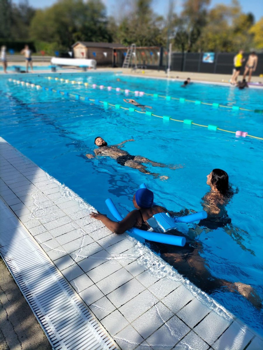 ufolep86's tweet photo. ‼️Sport société ‼️🏊‍♂️🏊
Nouvelle saison nouveaux projets:
Savoir nager en partenariat avec @CREPS86 séances de natations pr nos publics réfugiés. #savoirnager 
#UFOLEP #SPORTSOCIETE 
@UFOLEP @poitiersfr @Agence_du_Sport @education_gouv @Sports_gouv https://t.co/9qHWfYGTi9