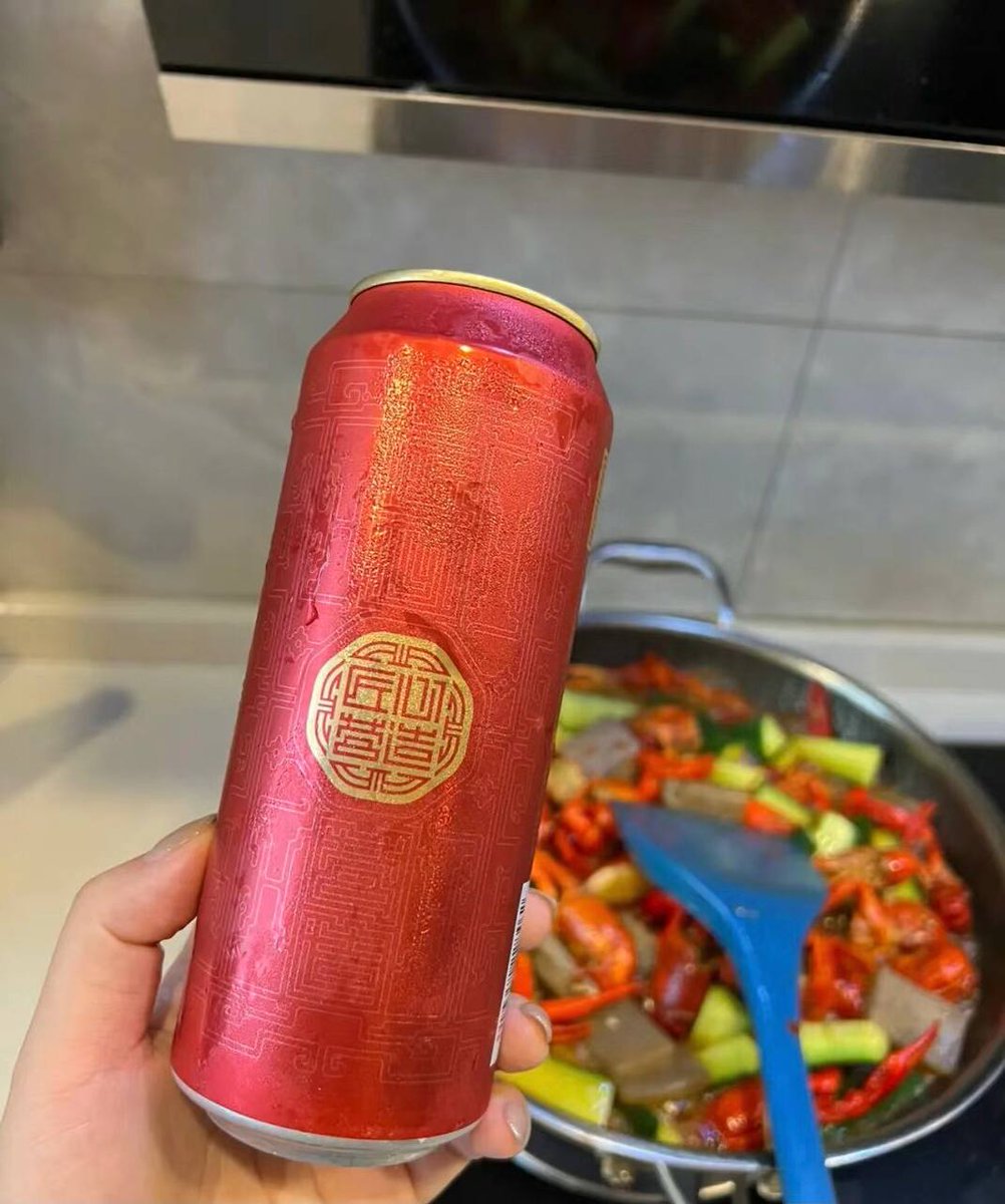 SCASC06832061's tweet photo. 馋了好久的小龙虾，动起手来😋 https://t.co/3y5QQUXAHb