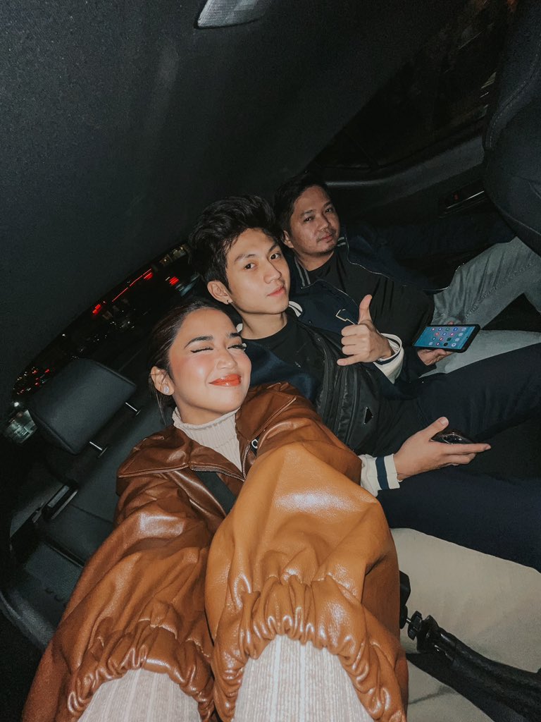 RivaQuenery_'s tweet photo. day 1 🇫🇷✨ https://t.co/OlSrGMwZM4