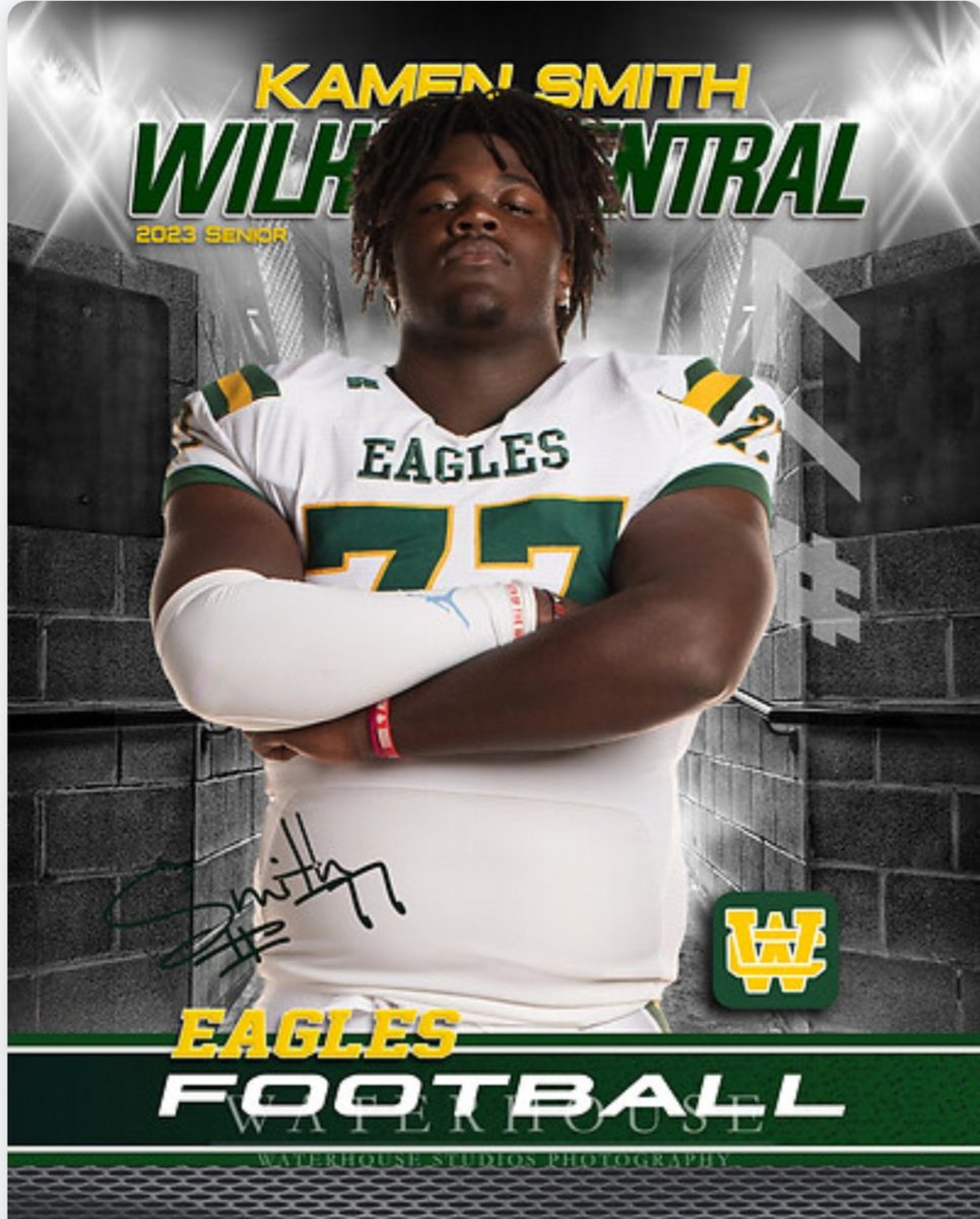 DelainaJones32's tweet photo. It's game day and Senior Night! Let's go Eagles! https://t.co/pFWzOaQqT6