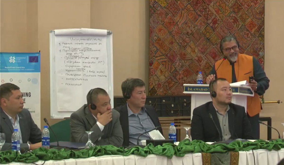 PakSingleWindow's tweet photo. PLI Day 3: #CAS delegates discussing and explaining the performance management system that will explain the successful implementation of the #NationalSingleWindow and the areas where @ITCnews can help CAS #SingleWindows progress beyond where they stand today. https://t.co/OMymDAIecb