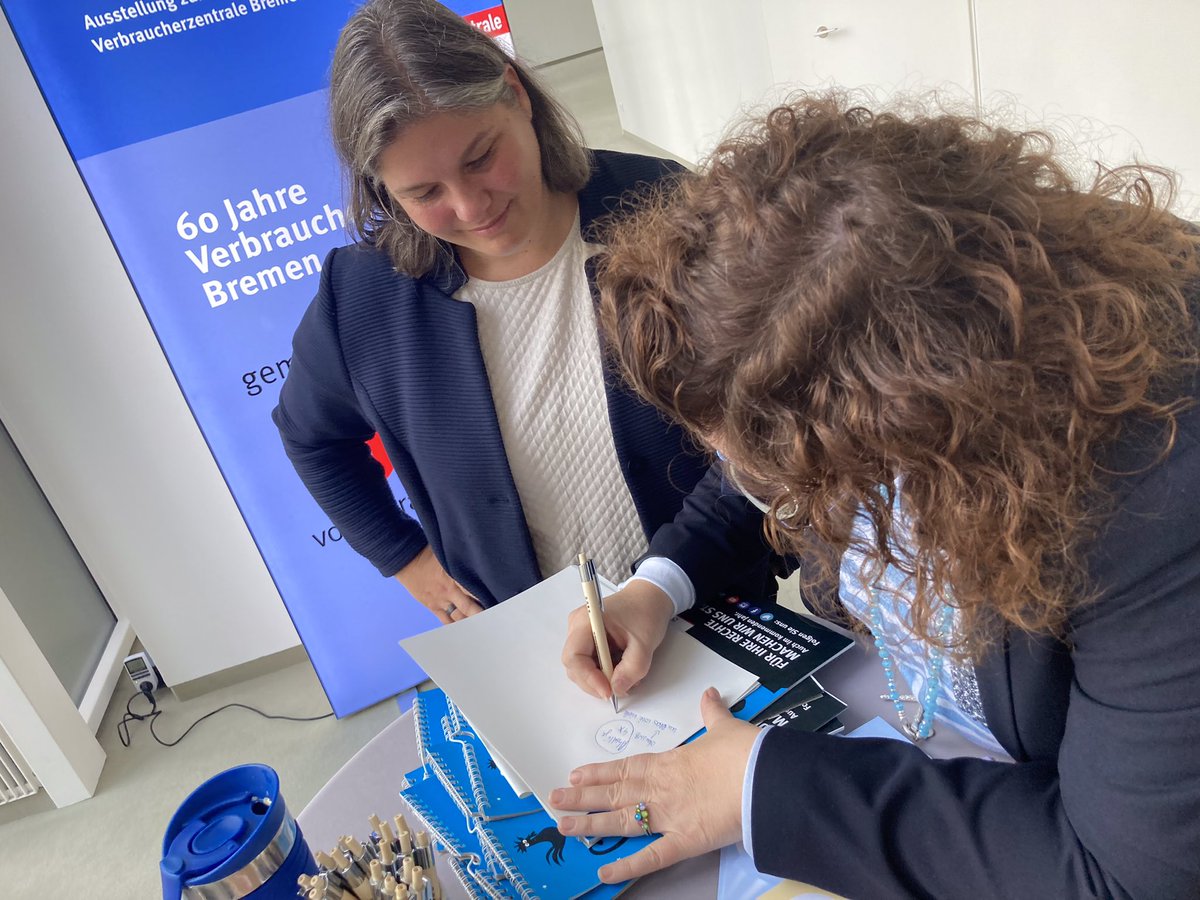 VZHB's tweet photo. Spannender Austausch gestern in der @HBBuergerschaft. Themen: #Energiekrise, 60 Jahre Verbraucherzentrale #Bremen und mehr! #Verbraucherschutz https://t.co/s17GfqIn4B