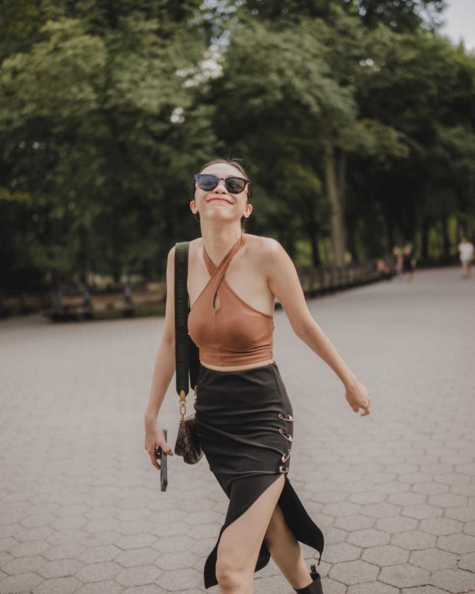 psngayondigital's tweet photo. MAYMAY IN NEW YORK

Nagbahagi ang aktres na si Maymay Entrata ng ilang mga litrato nito habang siya’y nasa Central Park sa New York City.

(📷maymay/Instagram) https://t.co/s7JfxGDXah