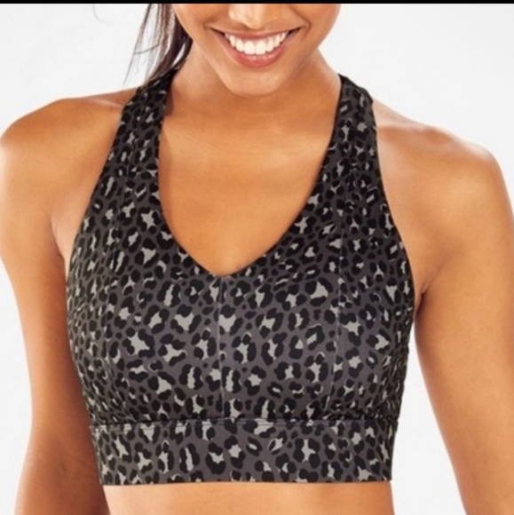 reneh766's tweet photo. So good I had to share! Check out all the items I'm loving on @Poshmarkapp from @BarajasGinny #poshmark #fashion #style #shopmycloset #princefox #fabletics #vionic: https://t.co/8QpLjJnLnQ https://t.co/2T49xW6kmG