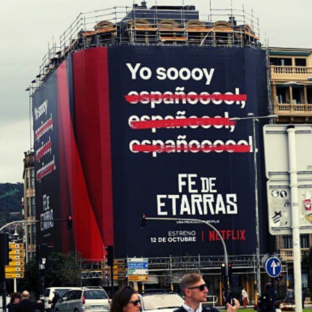 fluyans's tweet photo. ¿Por qué la mayoría de nosotros se pondría un gorra de @netflixes y no de Antena 3 o cualquier otro canal de TV? 

Porque Netflix mola y mucho… y no solo por las series, películas o documentales sino por todo branding que hay detrás de la marca. 

Post completo en IG @fluyans https://t.co/0jvOEC5t5d