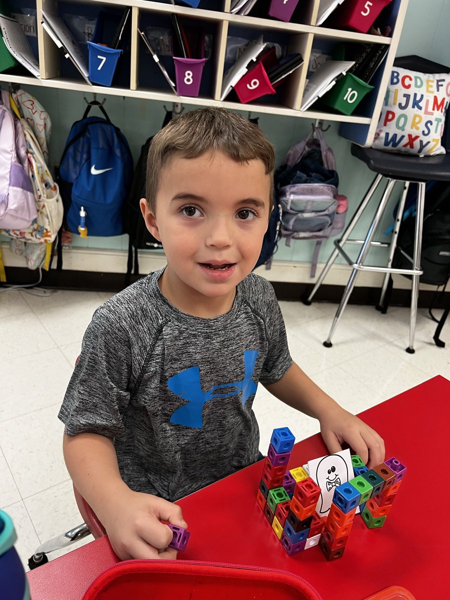 emcclungGES's tweet photo. We had a great time during STEM building haunted houses for our ghosts! #TenTimidGhosts @GES_lions @glndschools https://t.co/NFTooMFH1F