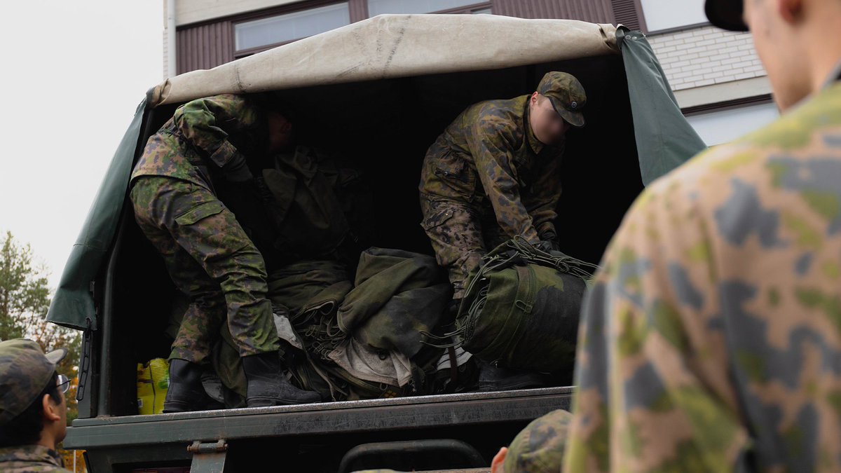 KarjalanPR's tweet photo. Kymen pioneeripataljoonan erikoiskoulutusjakson taisteluampumaharjoitus on päättymässä. Joukot palaavat varuskuntaan ja aloittavat huoltotoimenpiteet. Viikon aikana hienoa tekemistä pataljoonan joukoilta. Tästä on hyvä jatkaa kohti vaativampia tehtäviä
#karjalanprikaati #kympionp https://t.co/Ht03X3Efj1