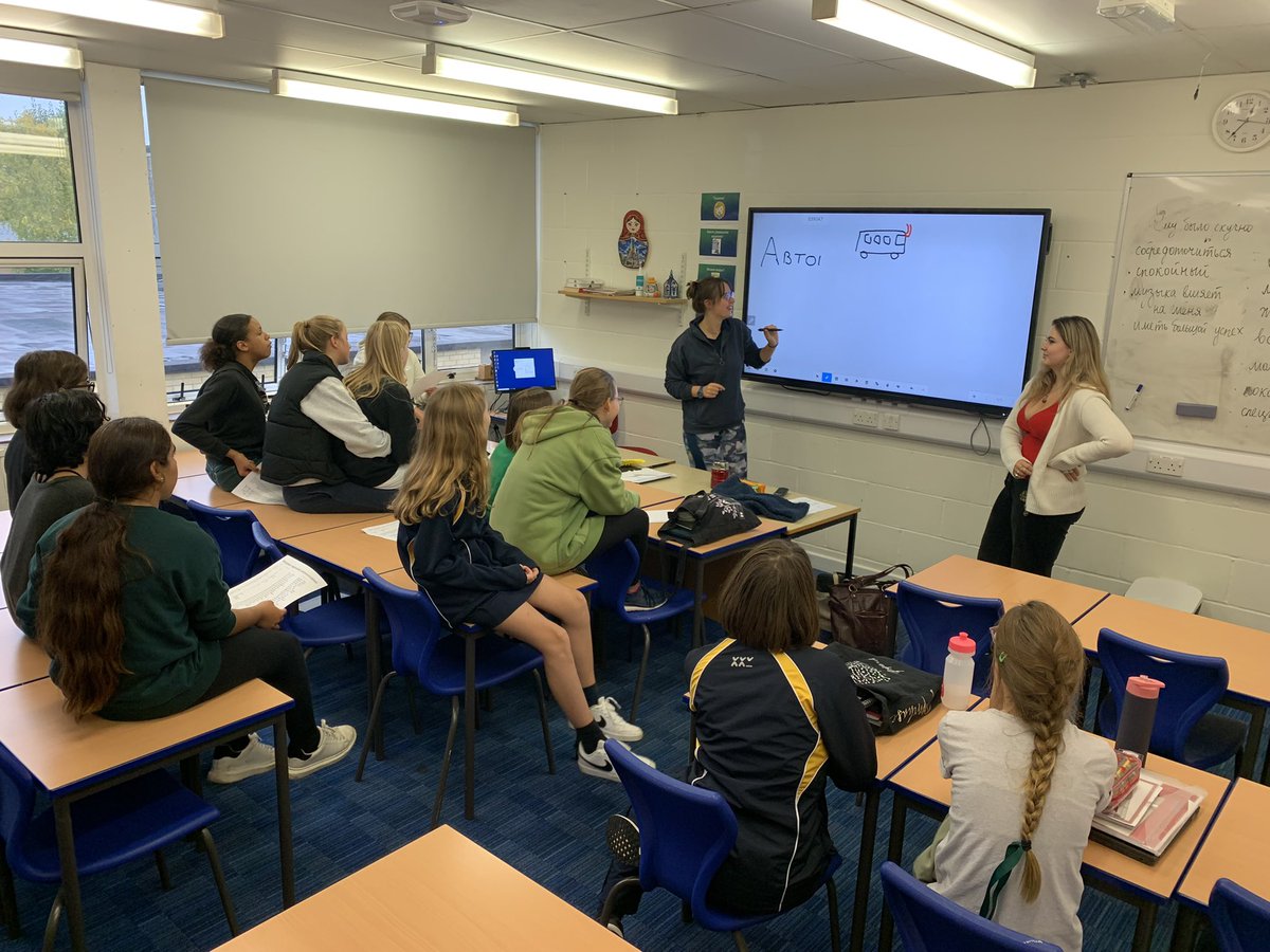 Russian_OHS's tweet photo. The future of the Russian language is in good hands: Lucy and Georgia are rocking the #russianclubatohs what a stunning job! #learningrussianatohs @Languages_OHS @OXCoCurriculum @OxfordHighSch https://t.co/4m6UruBp4B