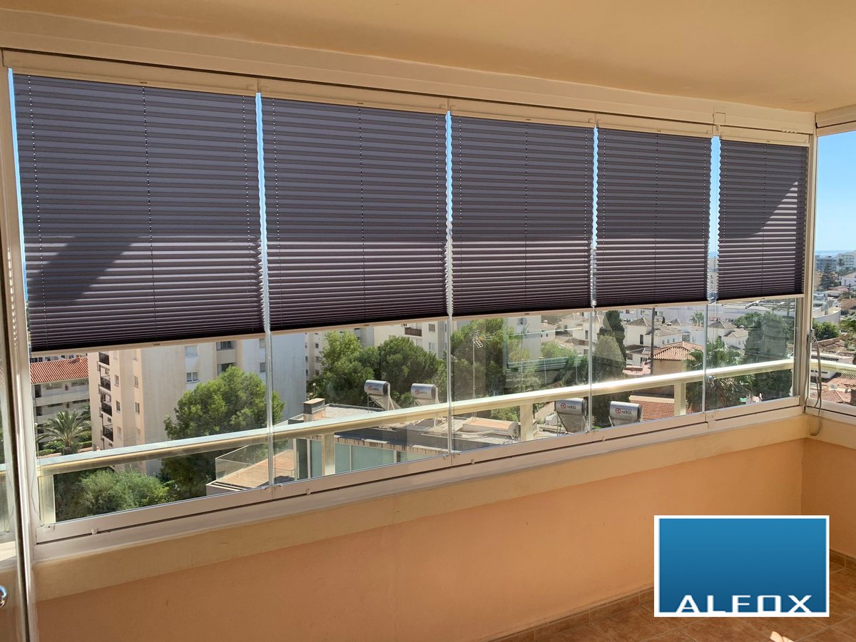 AlfoxRRSS's tweet photo. Nueva instalación finalizada de nuestras #cortinasdecristal en la que podeis ver como quedan totalmente integradas las #cortinasplisadas en la perfilería de las hojas.
Más información de estos productos en https://t.co/4bTe19chrk o llamando al ☎️952 371 077. #AlfoxDiseno https://t.co/sdJMPHJDF3