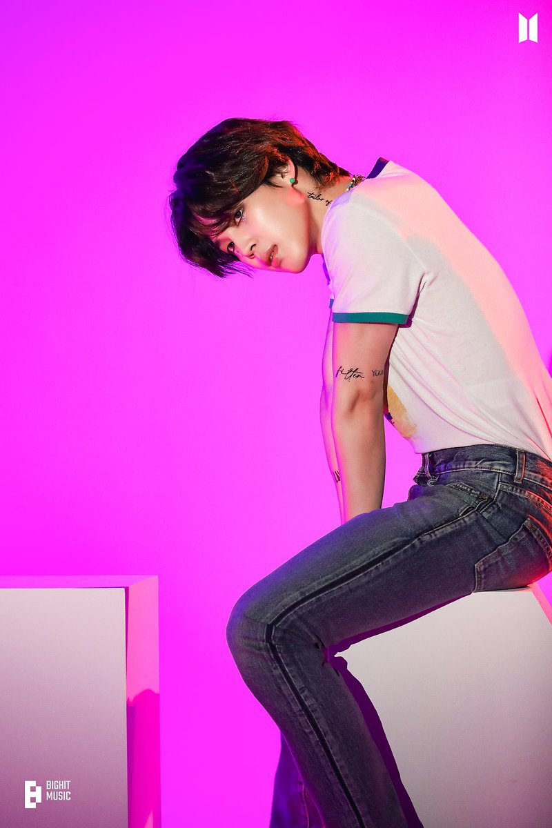 vminiecats's tweet photo. 📸— Hilo con las nuevas fotos en HD del detrás de escena del photo folio de #JIMIN: "Me, Myself and Jimin ID: Chaos" (+20 fotos). 

— #BTS  #지민 #IDChaos #Photo_Folio @BTS_twt (1) https://t.co/uuURl4e4VZ