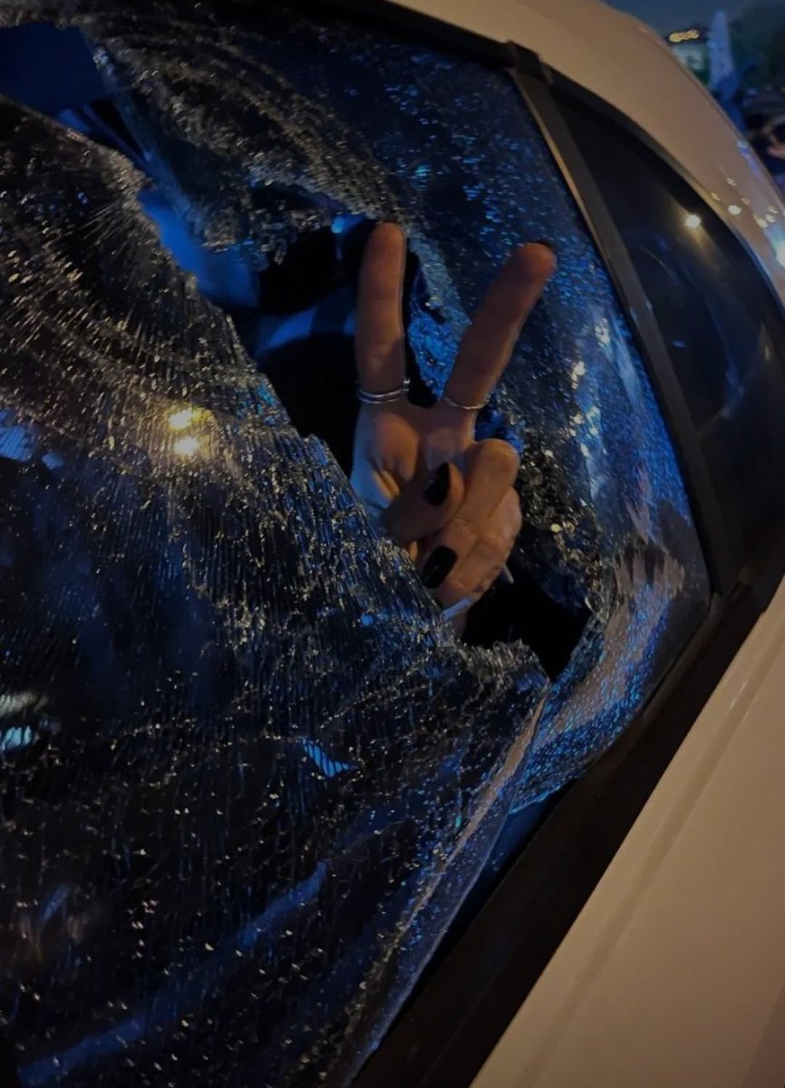 حرومزاده ها، من هنوز زنده ام ...

#مهسا_امینی
#MahsaAmini
#OpIran