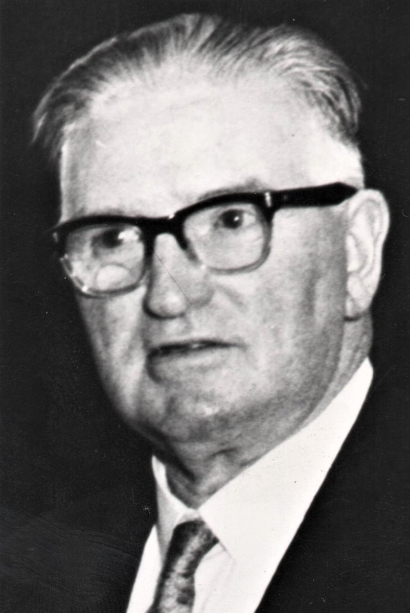 KerryPolsDates's tweet photo. Born on this day #OTD 14 October 1894

Thomas McEllistrim Snr, a senior republican leader in Kerry between 1916 and 1923

He was a @fiannafailparty TD for Kerry and Kerry North from 1923-1969, the longest ever serving TD for #Kerry

https://t.co/dLiwwJMr71 https://t.co/QNHamNXmad