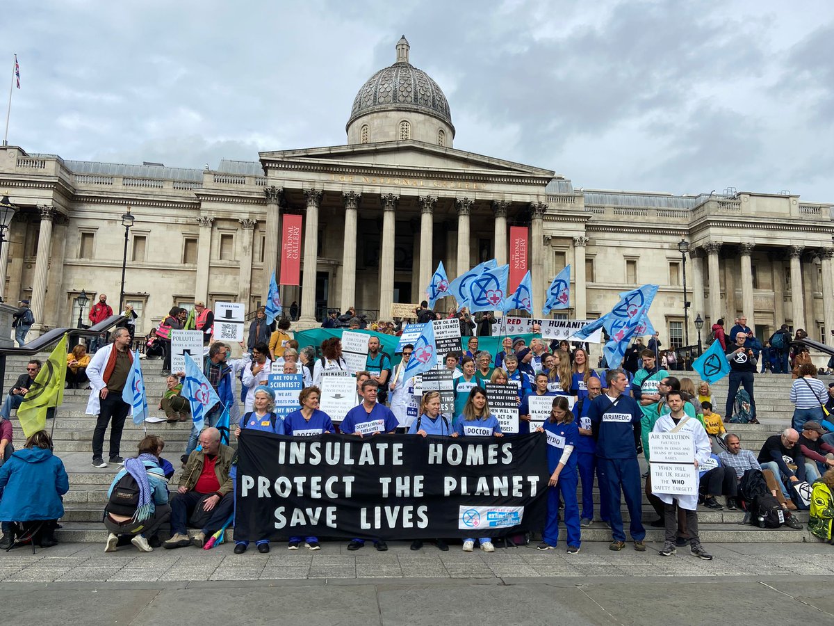 🚨 HAPPENING NOW 🚨 Rebels assembling in Trafalgar Square Meanwhile Our govt - a farce The chancellor - sacked #kwarteng Our PM - unelected, illegitimate & up shit creek without a paddle We can't go on like this... Politics is broken, join the rebellion #ExtinctionRebellion