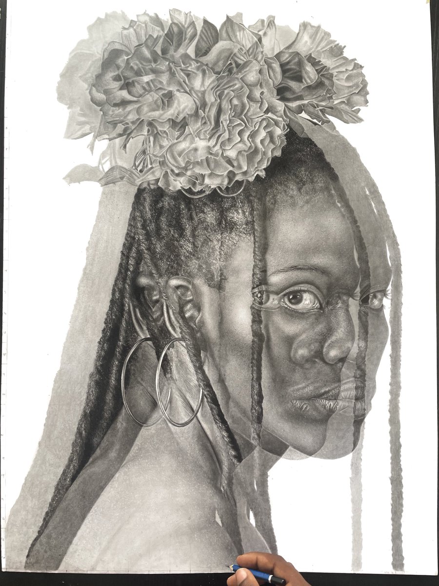 FredtheeMan's tweet photo. What I snapped    Vs.       What I drew with pencil https://t.co/KbZNKKeppt