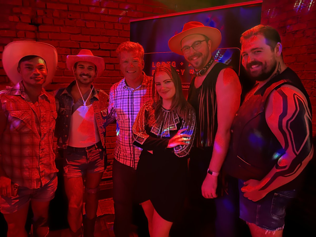 jtrevorhughes's tweet photo. The LGBTQ community in #privacy -- with amazing leaders like @cobun @k_ringrose @jevanhutson Ron DeJesus and Vinny DiGilio -- is a joyful and powerful thing. So happy to be included in the #privacyrodeo last night. And proud of the funds raised for @LGBTTech and @lilithfund https://t.co/RIjhOXmfSP