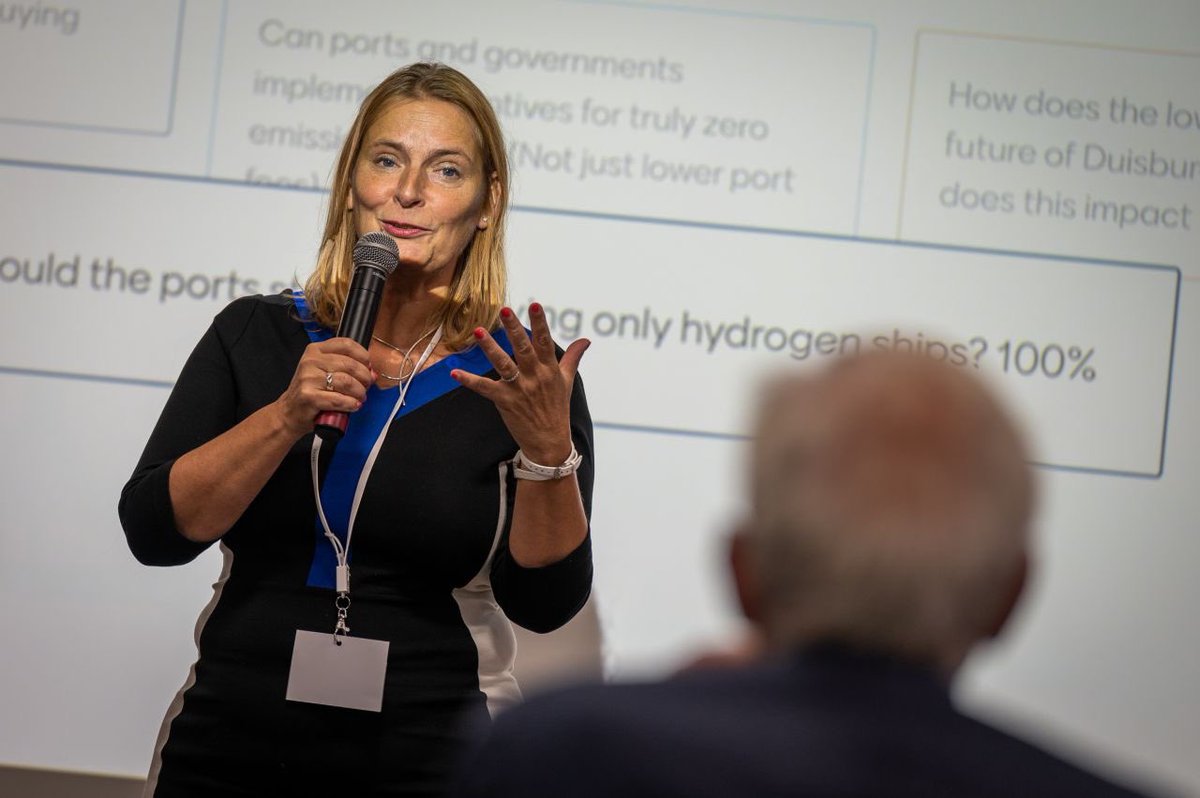 rh2ine's tweet photo. While awaiting the RH2INE conference aftermovie, meanwhile let’s enjoy a little #flashbackfriday to the successful event, featuring some key players in the field of hydrogen implementation on the @EGTCRhineAlpine @MonaNeubaur @baljeuj @mhdijk @CCNR_Rhin https://t.co/3wPN8TiBBr